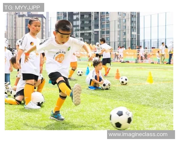 安踏童鞋足球助力孩子们快乐成长，开启足球梦想新篇章