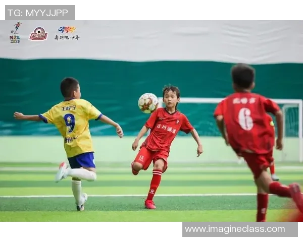 市民足球热潮兴起全民参与助力社区和谐发展