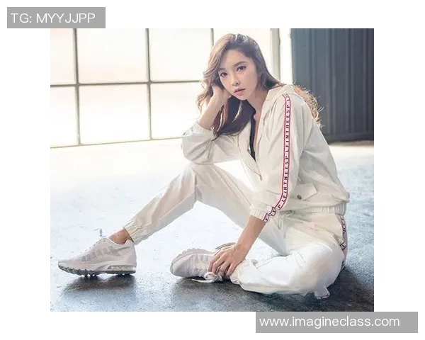 时尚运动风潮来袭足球美式上衣让你尽显青春活力与个性魅力