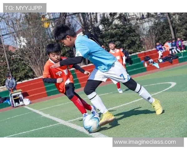 耶来足球：探索足球文化的魅力与激情，助力青少年成长与发展