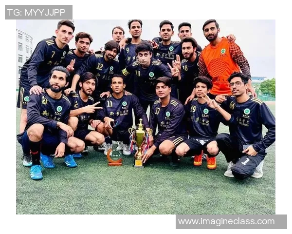 狂怒足球：激情与荣耀交织的绿茵场上演绎梦想与拼搏的传奇故事